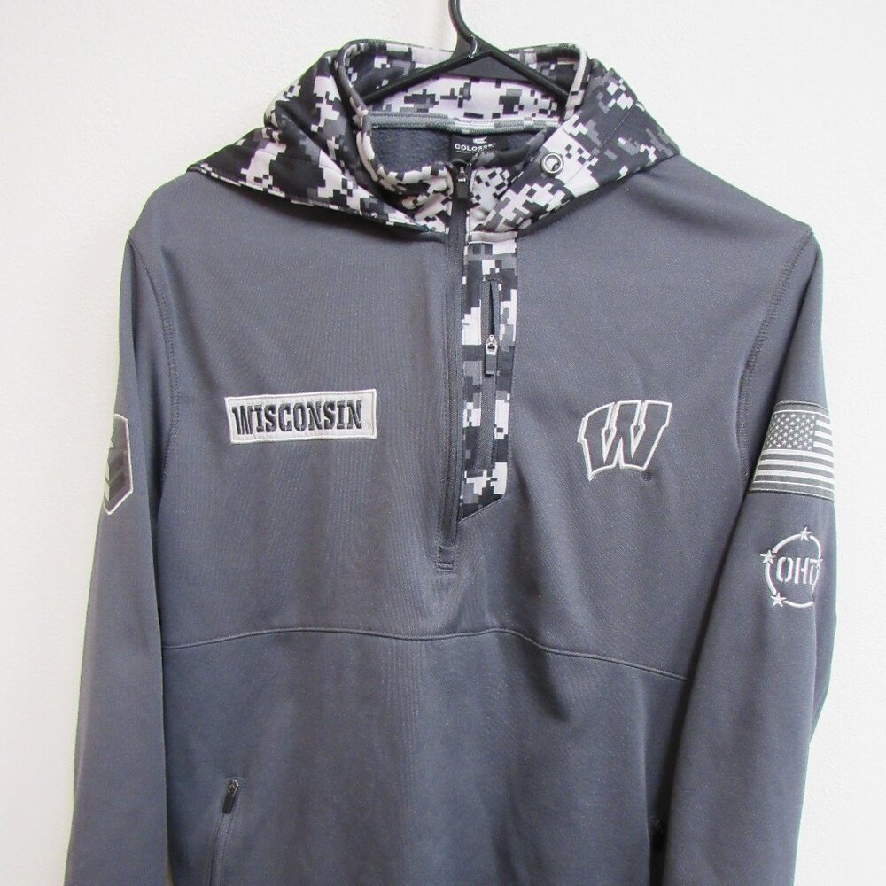 Colosseum Wisconsin Badgers‎ OHT Military Appreciation 1/4 Zip Hoodie Medium